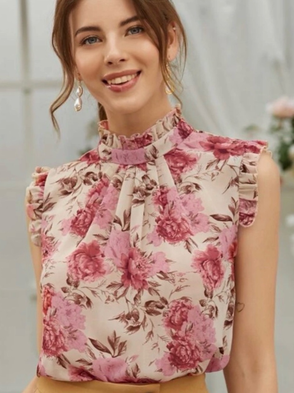 Floral Pink Keyhole Back Sleeveless Blouse‎